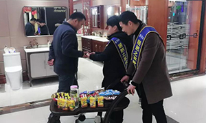 真诚服务 如家贴心&mdash;安徽分公司益阳店小推车送茶点服务让温暖长留心间
